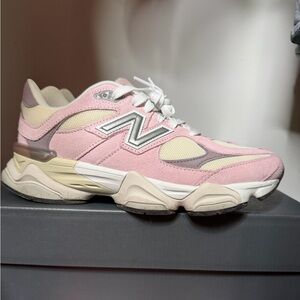 New Balance 9060 Kids Size 7 Women's 9 Pink Sneakers (used) Grade School